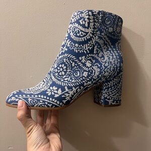 Extremely fun and funky booties size 9 1/2 worn once